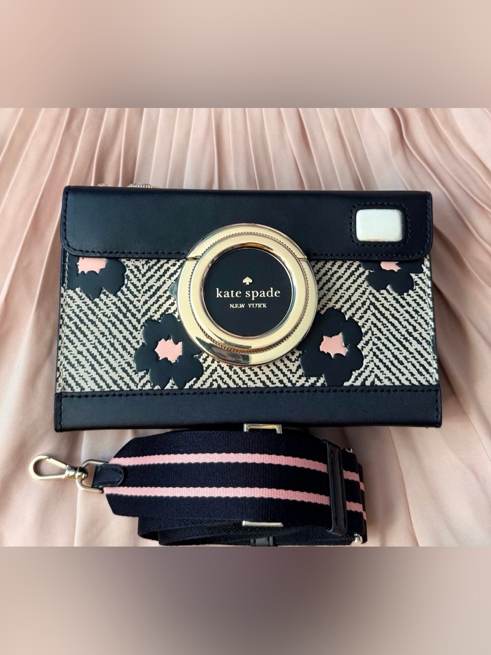 Kate Spade Oh Snap Camera Crossbody Bag